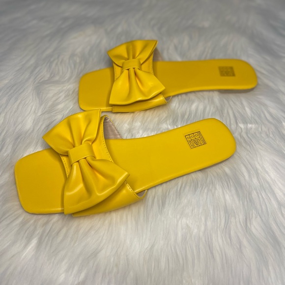 FUN New Yellow Bow Know Sandals Flats EUR 40 Sz 9.5 US - Picture 3 of 7